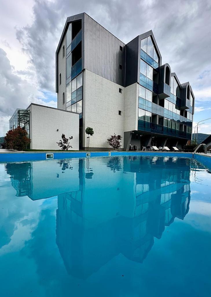 Hotel Arka Оршова Экстерьер фото